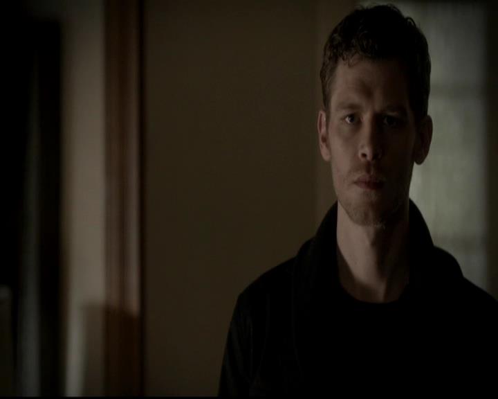 VampireDiariesWorld-dot-org_4x13IntoTheWild0389.jpg