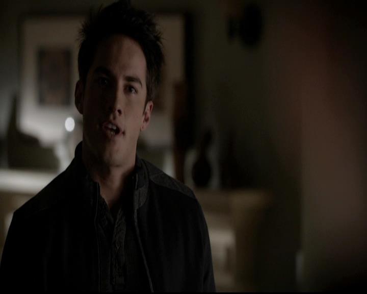 VampireDiariesWorld-dot-org_4x13IntoTheWild0395.jpg