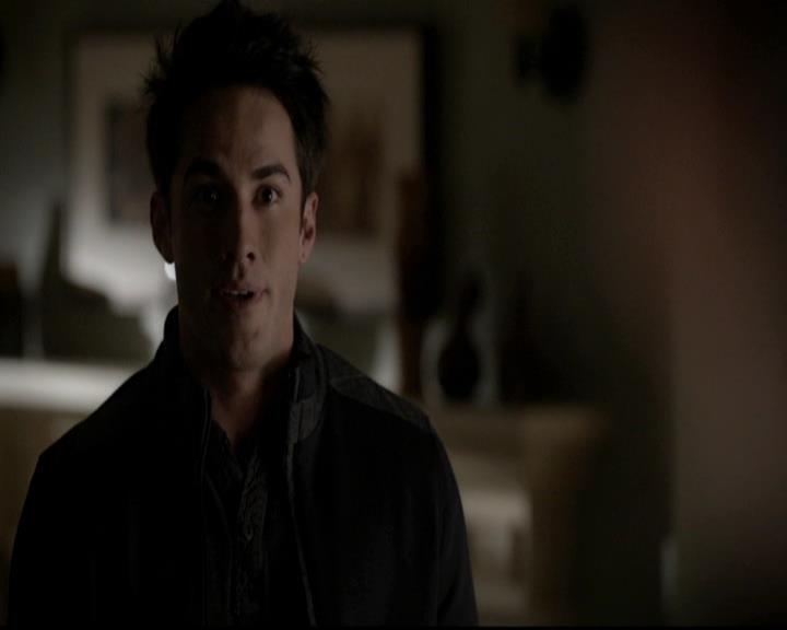 VampireDiariesWorld-dot-org_4x13IntoTheWild0401.jpg