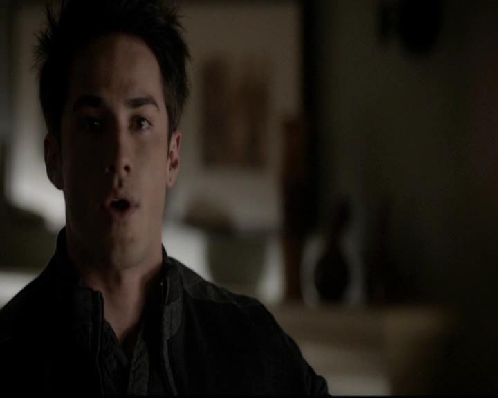 VampireDiariesWorld-dot-org_4x13IntoTheWild0402.jpg