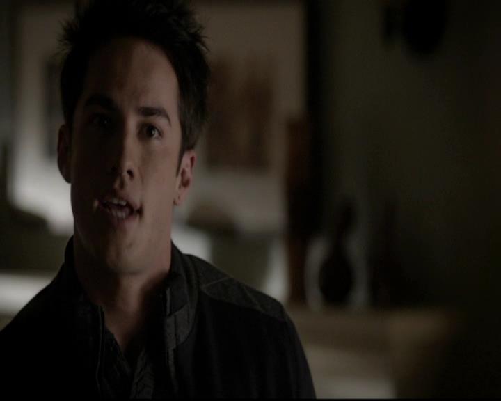 VampireDiariesWorld-dot-org_4x13IntoTheWild0403.jpg