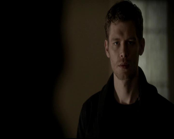 VampireDiariesWorld-dot-org_4x13IntoTheWild0404.jpg