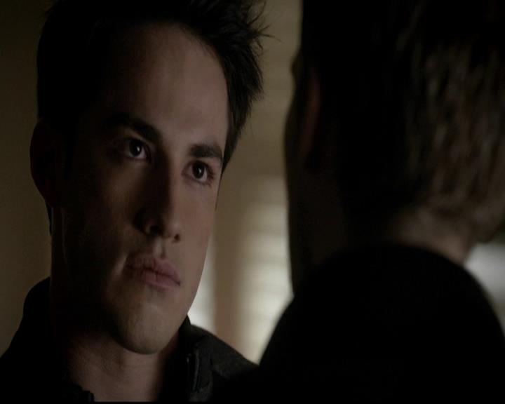 VampireDiariesWorld-dot-org_4x13IntoTheWild0418.jpg