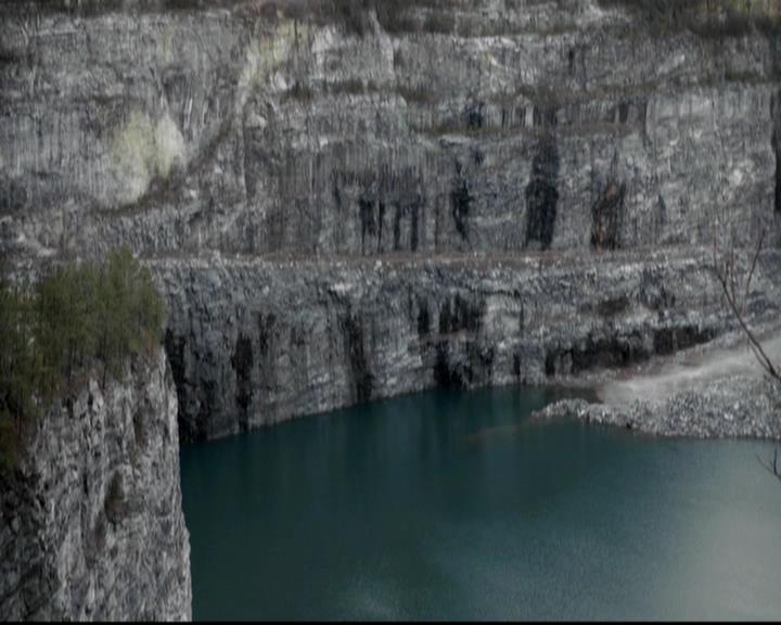 VampireDiariesWorld-dot-org_4x13IntoTheWild0423.jpg