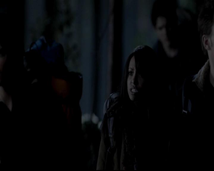 VampireDiariesWorld-dot-org_4x13IntoTheWild0490.jpg