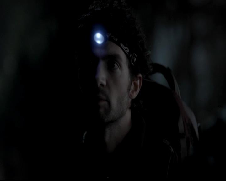 VampireDiariesWorld-dot-org_4x13IntoTheWild0492.jpg