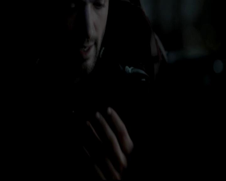 VampireDiariesWorld-dot-org_4x13IntoTheWild0511.jpg