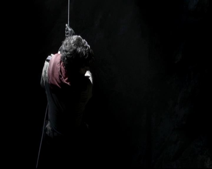 VampireDiariesWorld-dot-org_4x13IntoTheWild0563.jpg