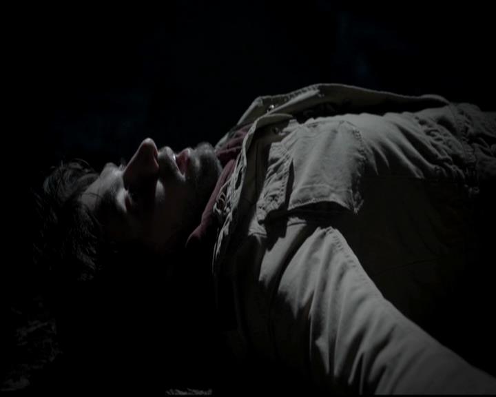 VampireDiariesWorld-dot-org_4x13IntoTheWild0586.jpg