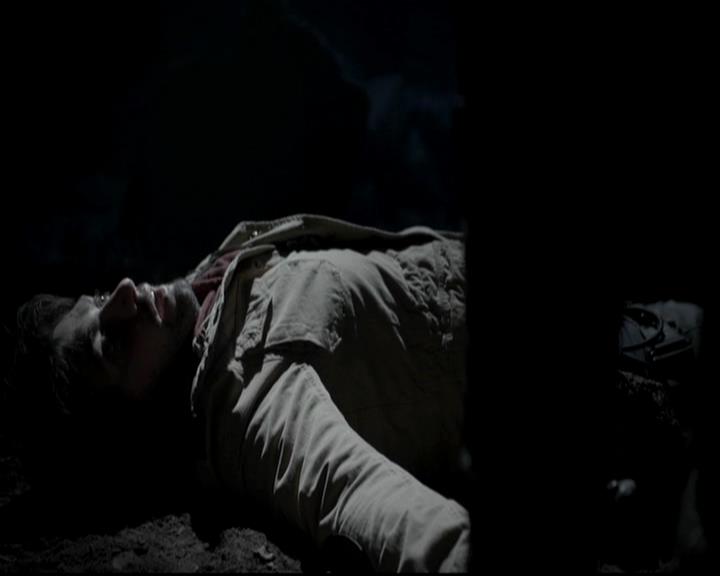 VampireDiariesWorld-dot-org_4x13IntoTheWild0589.jpg