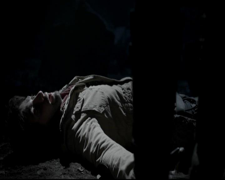 VampireDiariesWorld-dot-org_4x13IntoTheWild0590.jpg