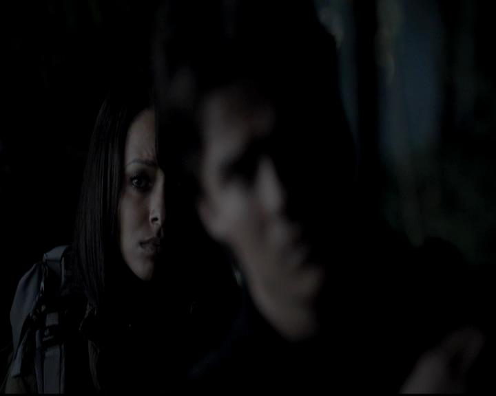 VampireDiariesWorld-dot-org_4x13IntoTheWild0596.jpg