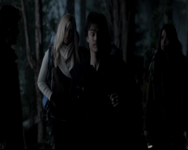 VampireDiariesWorld-dot-org_4x13IntoTheWild0601.jpg