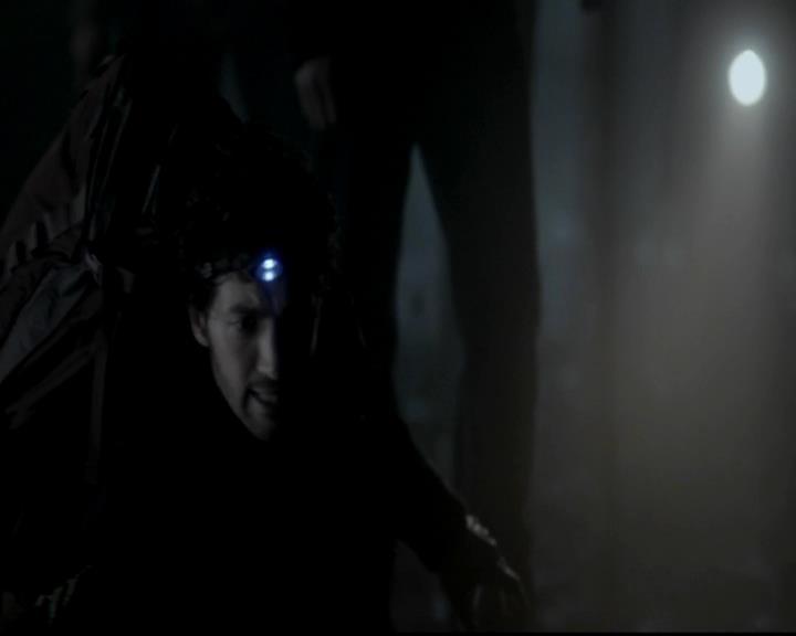 VampireDiariesWorld-dot-org_4x13IntoTheWild0615.jpg