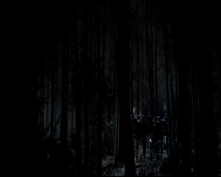 VampireDiariesWorld-dot-org_4x13IntoTheWild0624.jpg