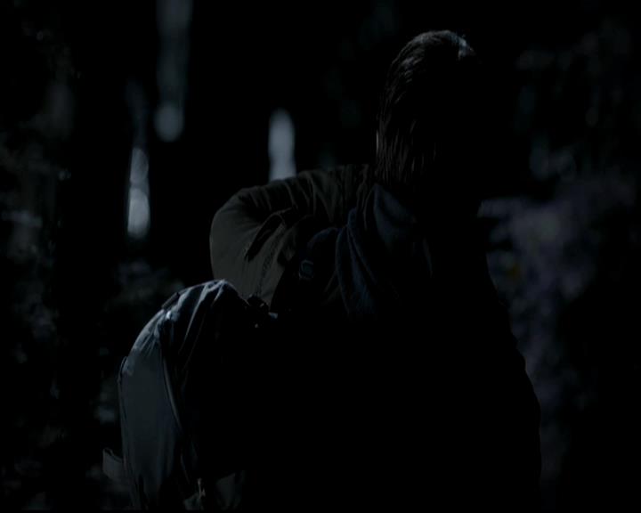 VampireDiariesWorld-dot-org_4x13IntoTheWild0647.jpg