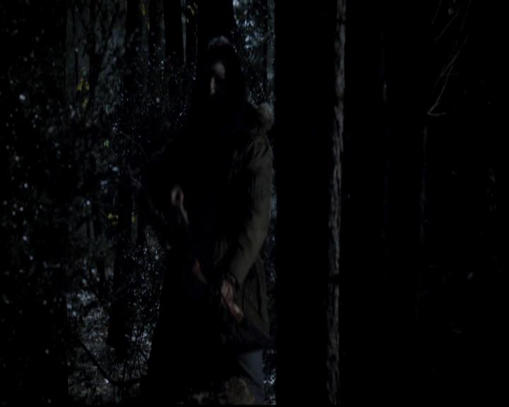 VampireDiariesWorld-dot-org_4x13IntoTheWild0652.jpg