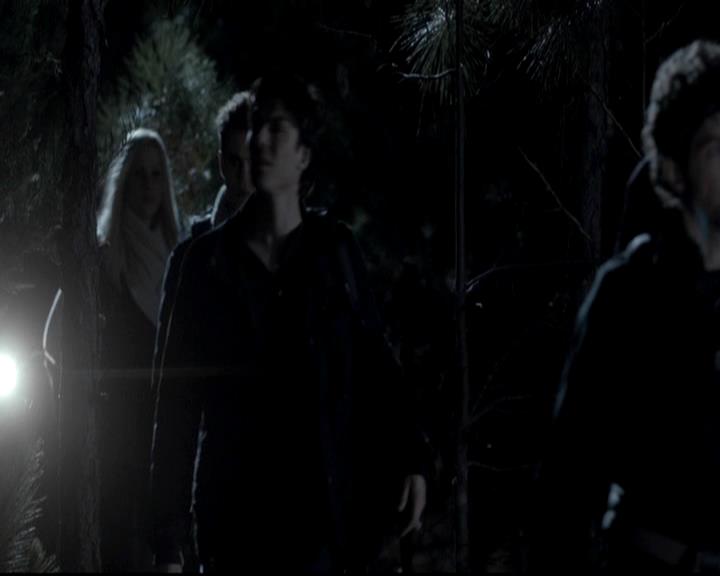 VampireDiariesWorld-dot-org_4x13IntoTheWild0670.jpg