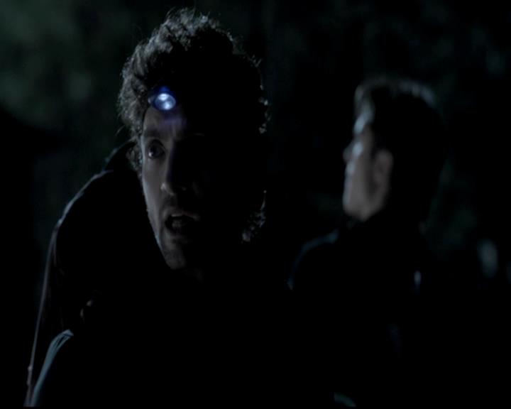 VampireDiariesWorld-dot-org_4x13IntoTheWild0676.jpg