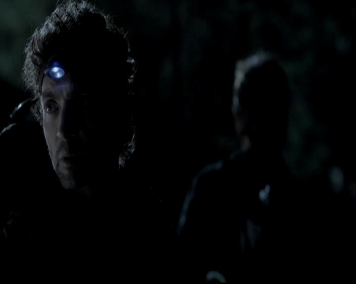 VampireDiariesWorld-dot-org_4x13IntoTheWild0677.jpg