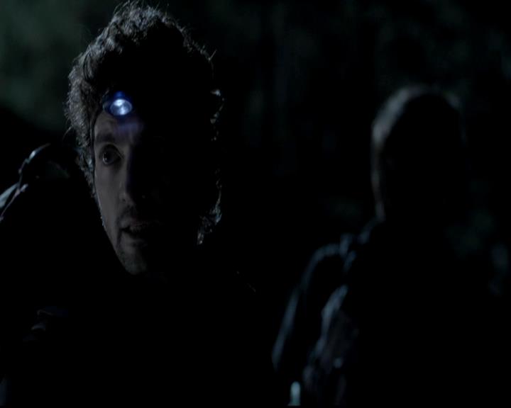 VampireDiariesWorld-dot-org_4x13IntoTheWild0681.jpg