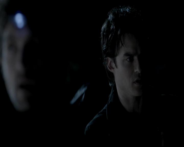 VampireDiariesWorld-dot-org_4x13IntoTheWild0689.jpg