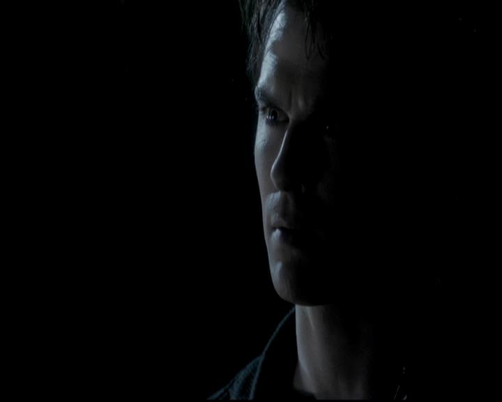 VampireDiariesWorld-dot-org_4x13IntoTheWild0701.jpg