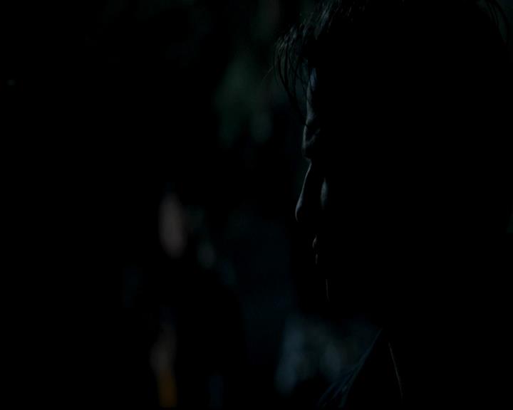 VampireDiariesWorld-dot-org_4x13IntoTheWild0710.jpg