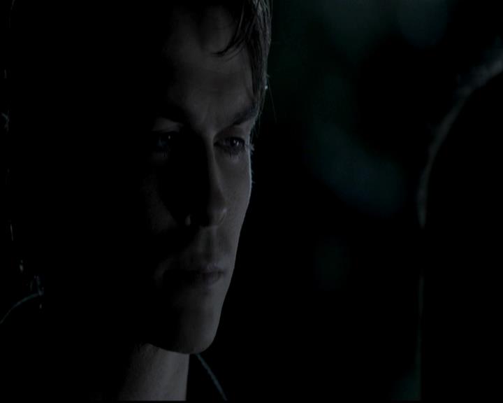 VampireDiariesWorld-dot-org_4x13IntoTheWild0750.jpg