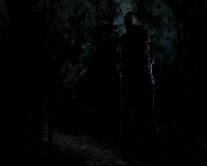 VampireDiariesWorld-dot-org_4x13IntoTheWild0784.jpg