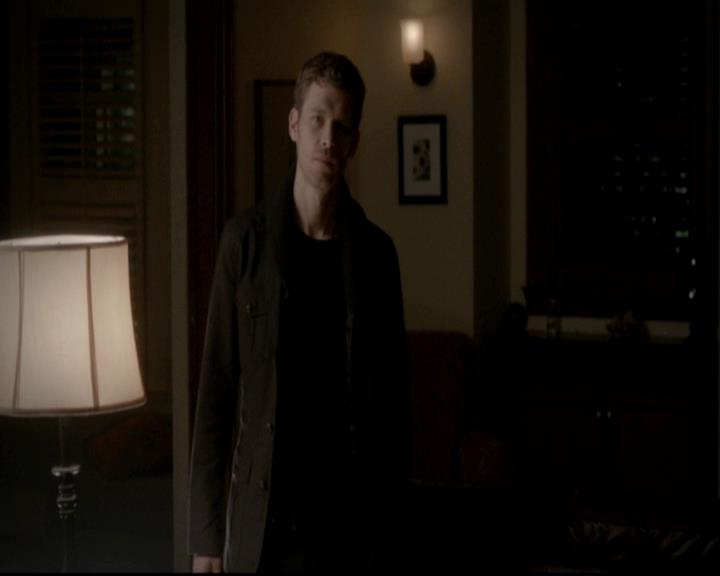 VampireDiariesWorld-dot-org_4x13IntoTheWild0795.jpg