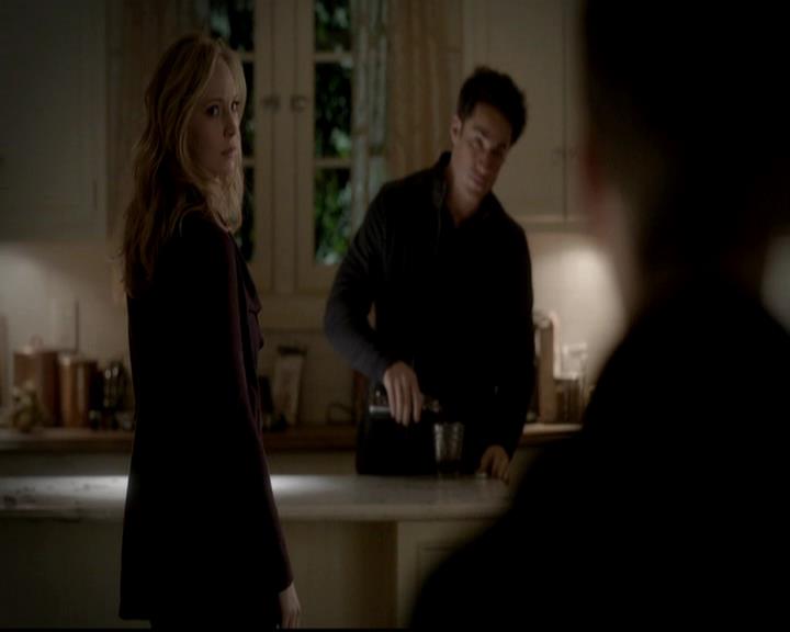 VampireDiariesWorld-dot-org_4x13IntoTheWild0797.jpg