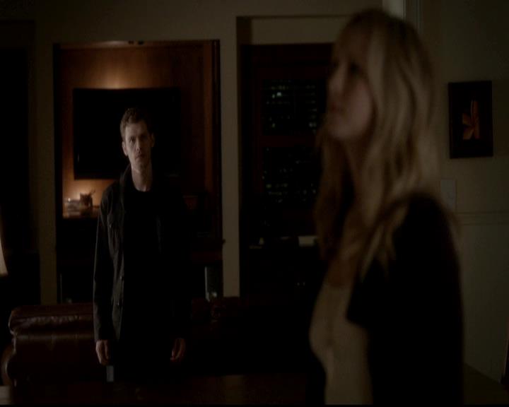 VampireDiariesWorld-dot-org_4x13IntoTheWild0799.jpg