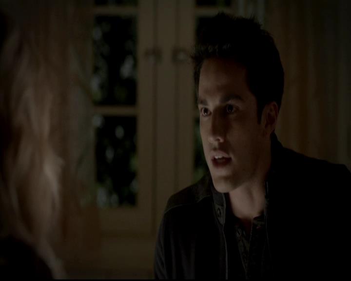 VampireDiariesWorld-dot-org_4x13IntoTheWild0804.jpg