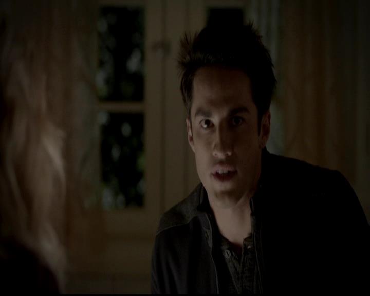 VampireDiariesWorld-dot-org_4x13IntoTheWild0808.jpg