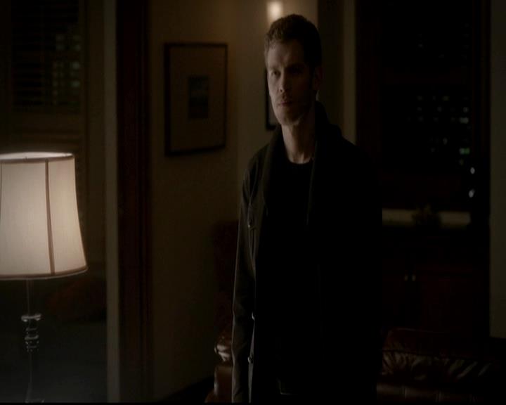 VampireDiariesWorld-dot-org_4x13IntoTheWild0809.jpg