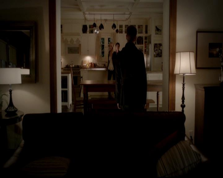 VampireDiariesWorld-dot-org_4x13IntoTheWild0817.jpg