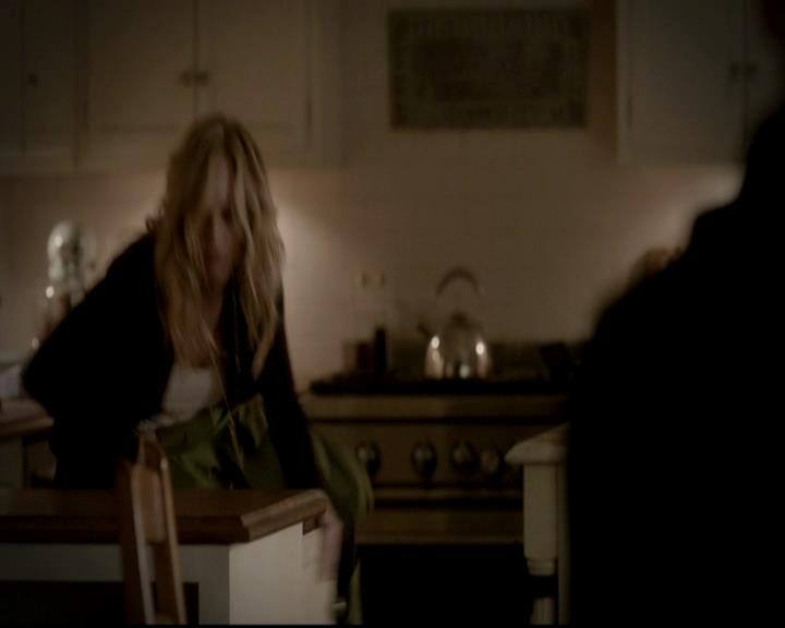 VampireDiariesWorld-dot-org_4x13IntoTheWild0821.jpg