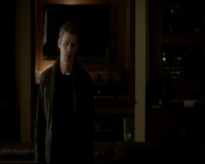 VampireDiariesWorld-dot-org_4x13IntoTheWild0828.jpg