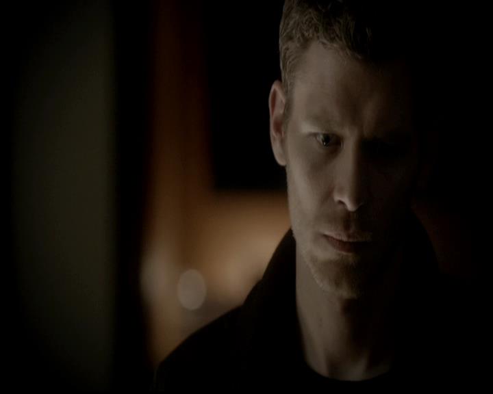 VampireDiariesWorld-dot-org_4x13IntoTheWild0830.jpg