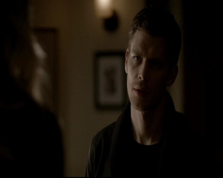 VampireDiariesWorld-dot-org_4x13IntoTheWild0870.jpg