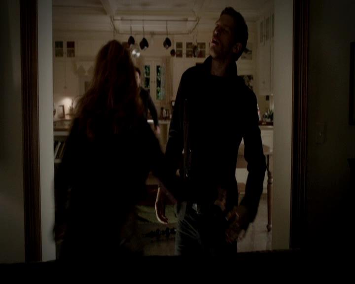 VampireDiariesWorld-dot-org_4x13IntoTheWild0885.jpg