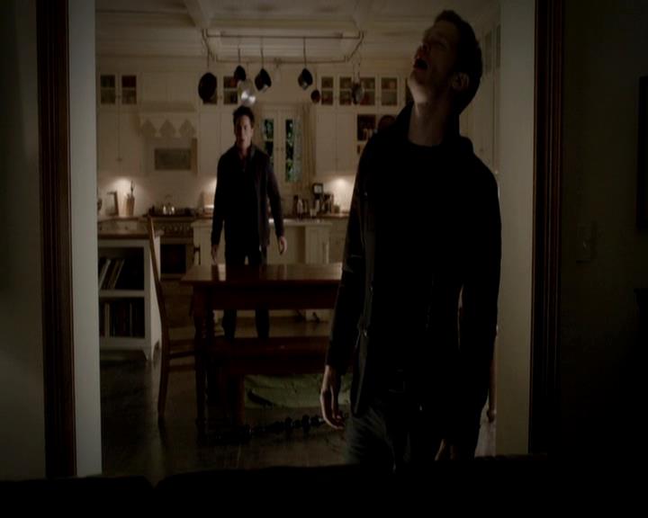 VampireDiariesWorld-dot-org_4x13IntoTheWild0886.jpg