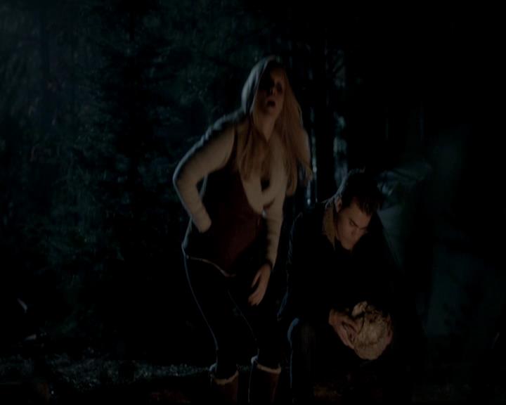 VampireDiariesWorld-dot-org_4x13IntoTheWild0896.jpg