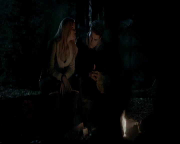 VampireDiariesWorld-dot-org_4x13IntoTheWild0899.jpg