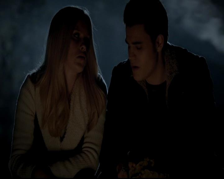 VampireDiariesWorld-dot-org_4x13IntoTheWild0902.jpg