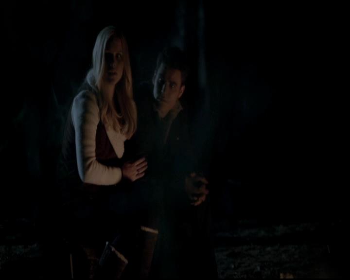 VampireDiariesWorld-dot-org_4x13IntoTheWild0910.jpg