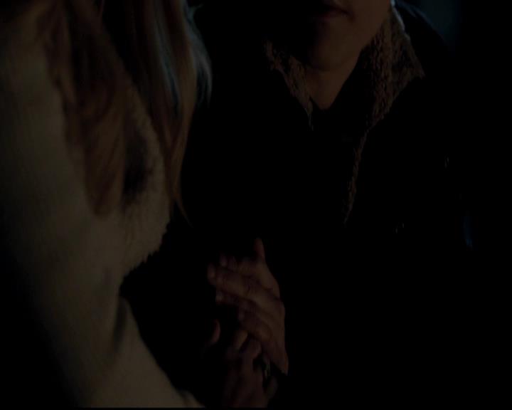 VampireDiariesWorld-dot-org_4x13IntoTheWild0914.jpg