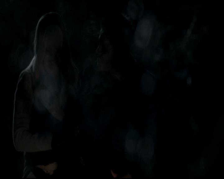 VampireDiariesWorld-dot-org_4x13IntoTheWild0919.jpg