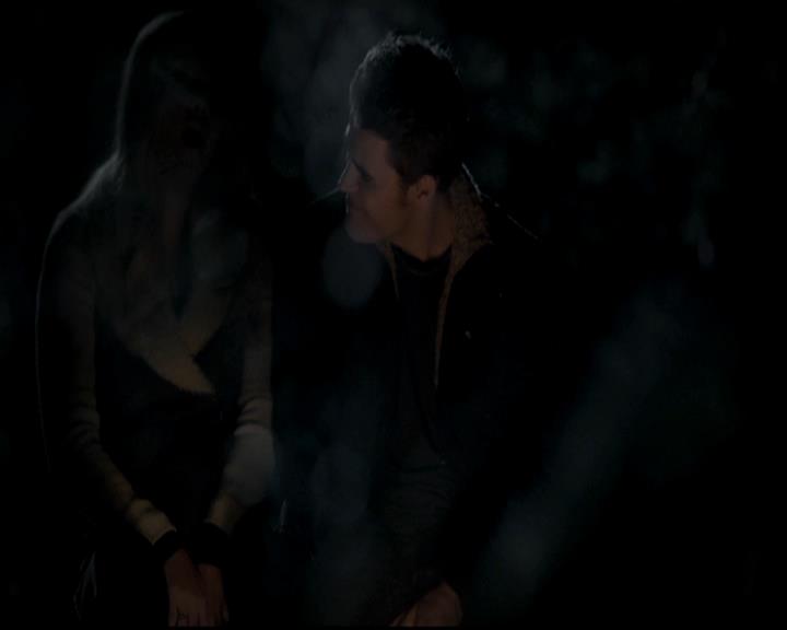 VampireDiariesWorld-dot-org_4x13IntoTheWild0921.jpg